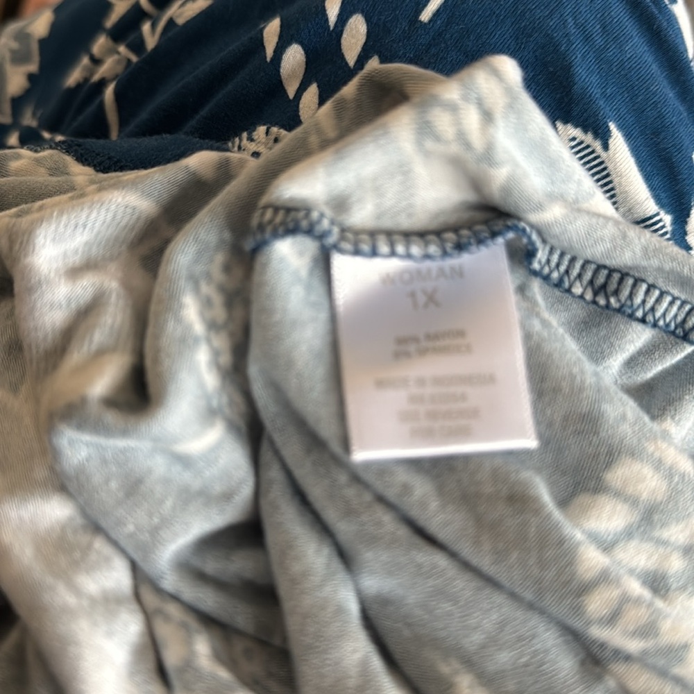Westport cold shoulder top in very good condition - Picture 4 of 4